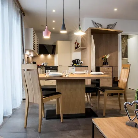 Haus Lukic Апартаменти *