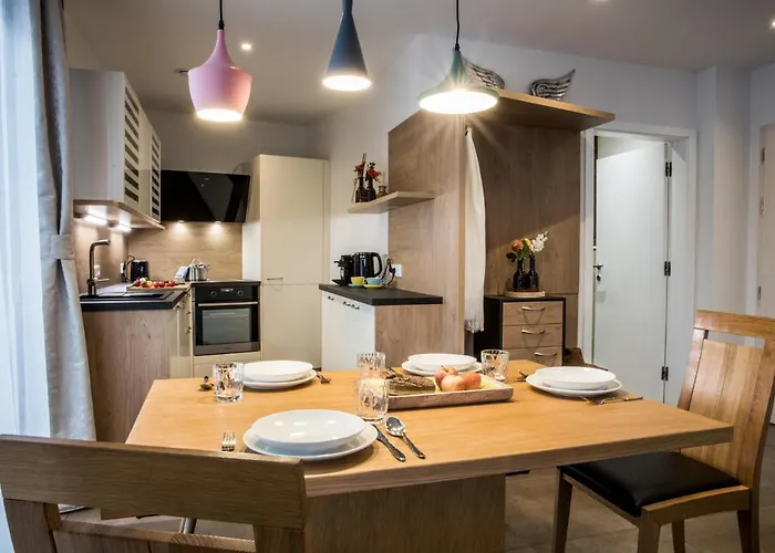 Haus Lukic كابرون