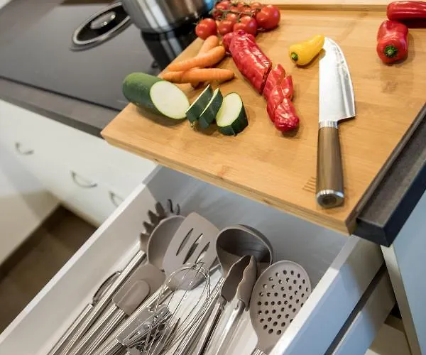 Haus Lukic كابرون